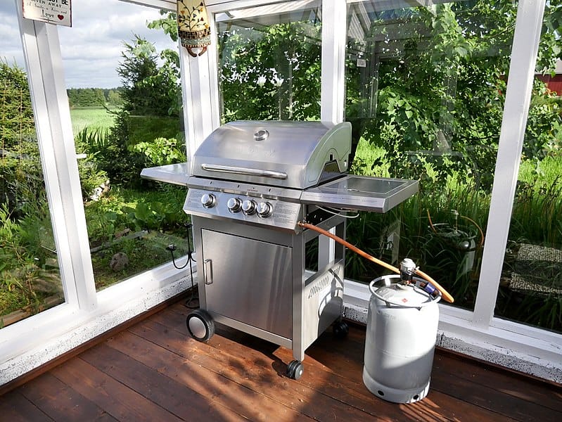 Is It Safe To Use Gas Grill On Wood Deck?